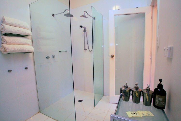 Possums Spa Apartments Хобарт Номер фото